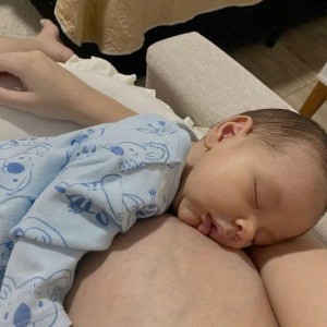 NHÀ EM Ở KHU THẢO ĐIỀN- QUẬN 2 CẦN CHỊ BẢO MẪU CHO BÉ 7 THÁNG LƯƠNG 12TR