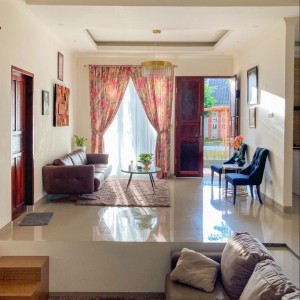 Nhà 1 trệt 2 lầu ở Lê Tự Tài , Phú Nhuận  cần người làm đi về