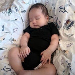 Nhà mình cần tìm 1 cô/chị chăm bé ở quận 5