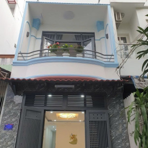 HÔM NAY EM CẦN 1 CHỊ GIÚP VIỆC NHÀ Ở BẾN XE MIỀN ĐÔNG CŨ- BÌNH THẠNH LƯƠNG 10TR BAO ĂN Ở