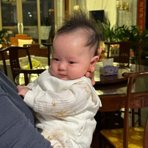 Tìm cô chăm bé khéo léo tại Quận 6 - Lương  13 triệu ( bao ăn ở )