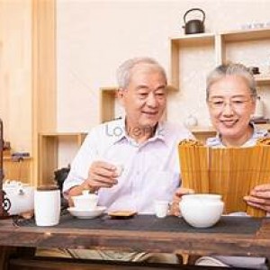 Nhà 2 vợ chồng già ở quận 3 cần tuyển 2 cô ( 1 cô chăm bà yếu và 1 cô giúp việc nhà )