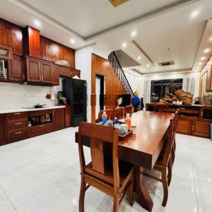 Tuyển Gấp Chị Giúp Việc Nhà Quận 12 - Lương 13 triệu ( bao ăn ở )