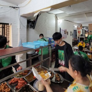 Cần chị phụ quán cơm , quận 11, Lương 9 triệu ( bao ăn ở )
