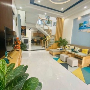 Cần gấp cô giúp việc làm ăn ở lại được ở Gò Vấp - lương 11tr