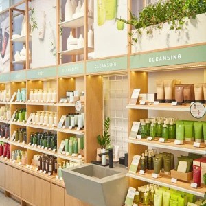 Tiệm mỹ phẩm tại đường Võ Văn Ngân lương 8.5tr, làm tốt tăng 9.5tr - cần người phụ shop