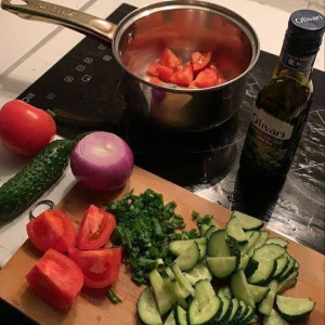 Cần gấp người giúp việc nhà , ở quận 8 , Lương 10 tr.