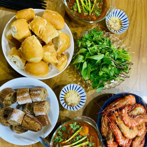 Tìm Người Chăm Sóc Bà Quận 8 - Lương 13 triệu ( bao ăn ở)