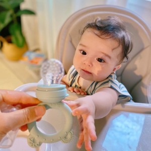 Tuyển gấp cô chăm bé 9 tháng , ở quận 10 - Lương 13 triệu ( bao ăn ở )