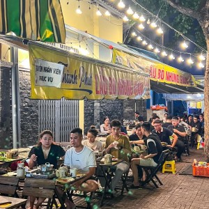 Cần 1 cô phụ quán Lẩu , ở quận 5