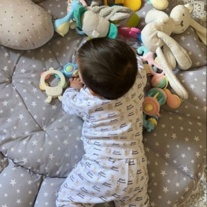 Nhà 1 trệt 2 lầu , ở quận Tân Phú .Cần cô chuyên chăm bé.