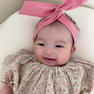 Cần chị chăm bé 7 tháng, ở gần Tòa nhà Bitexco , quận 1, lương 13 triệu.