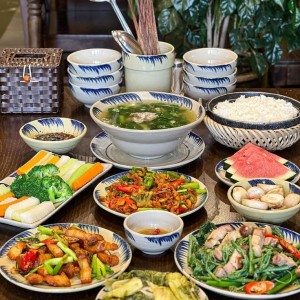 Bánh mì que em có nhiều chi nhánh- cần chị phụ bán- Võ Văn Ngân- Quận 9- bao ăn ở