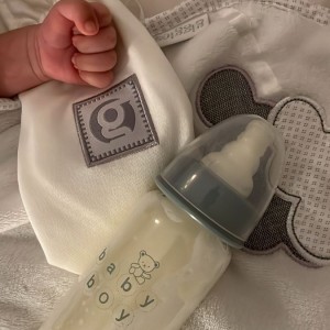 Bé 1 Tháng , cần chị chăm bé , cần chị chăm bé ở Long An (bao ăn ở )