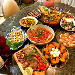 Cần tìm cô chuyên nấu ăn cho gia đình ở quận 10 ( làm ăn ở lại )