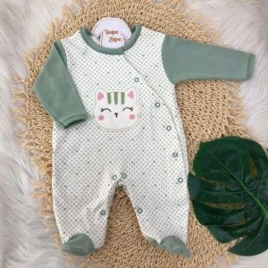 Chăm Bé Gái 8 Tháng Tuổi, Đang Bập Bẹ Nói Và Tập Đi Ở Quận Tân Bình