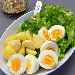 EM Ở QUẬN 9 ( ĐƯỜNG ĐỖ XUÂN HỢP )  CẦN CHỊ GIÚP VIỆC NHÀ LƯƠNG 12 TRIỆU ( BAO ĂN Ở )