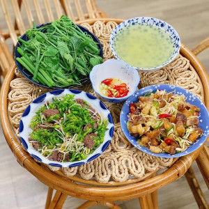 📢  EM CẦN TUYỂN CÔ GIÚP VIỆC LÀM Ở LẠI BAO ĂN Ở Ạ