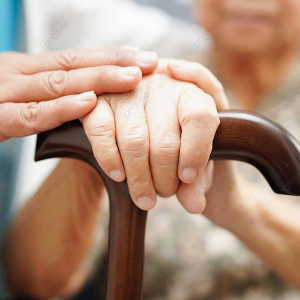 Tuyển chị chăm bà , độ tuổi từ 54 tuổi đổ lại. Lương 12 triệu. quận 5