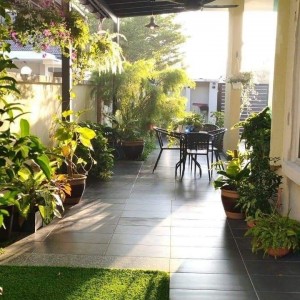 TẠP VỤ NHÀ BÈ ĐI VỀ