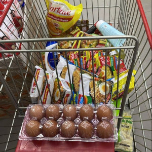 EM ĐANG CẦN CÔ VỀ GIÚP VIỆC- NẤU ĂN TRÊN ĐƯỜNG PHỔ QUANG- TÂN BÌNH LƯƠNG 13TR