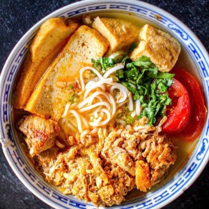 Cần tìm người phụ quán làm ở lại được - ở quận 2 - lương 8tr