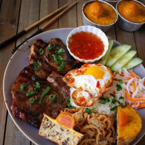 Gia đình em cần tuyển cô nấu ăn- Cách Mạng Tháng 8- Quận 3