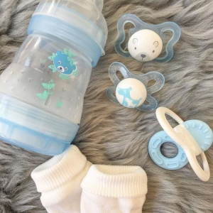 Cần chị bảo mẫu, bé được 3 tháng , nhà ở quận 10 , Lương: 11 triệu, Độ tuổi từ 54 tuổi đổ lại.