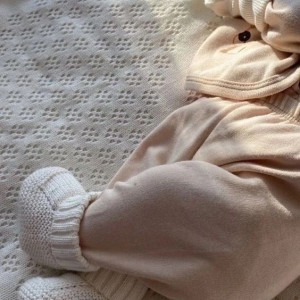 Cần chị Chăm bé , nhà ở gần Bờ kè Thanh Đa quận Bình Thạnh , Lương 11 triệu ( bao ăn ở )