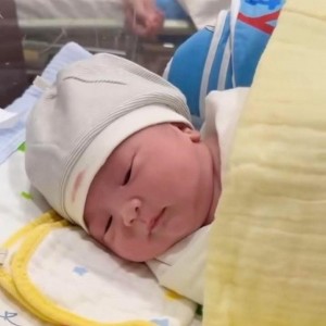 Hai vợ chồng em  có con 8 tháng , nhà ở chung cư gần công viên Gia Định- cần chị về dọn dẹp nhà cửa- bao ăn ở