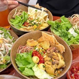 Quán Mì Quảng Gà Ta Cần Chị Về Phụ Quán Khu Nguyễn Tri Phương, Quận 10 , Không Cần Kinh Nghiệm