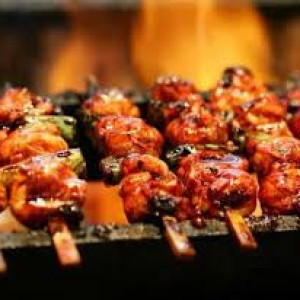 CẦN TUYỂN NAM NỮ QUÁN BÚN ĐẬU