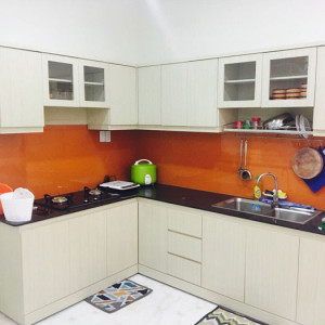 3 mẹ con cần Cô giúp việc