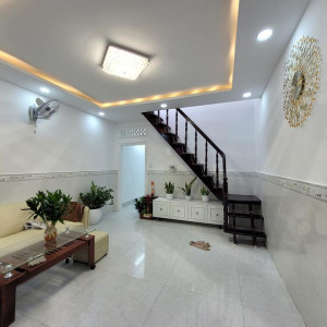 NHÀ Ở ĐƯỜNG THỐNG NHẤT- GÒ VẤP TUYỂN CHỊ GIÚP VIỆC LƯƠNG 10TR BAO ĂN Ở