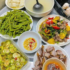 NHÀ NHỎ Ở QUẬN 7 CẦN CHỊ VỀ GIÚP VIỆC NHÀ LƯƠNG 10TR BAO ĂN Ở