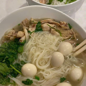 EM ĐANG CẦN GẤP CÔ GIÚP VIỆC NHÀ LÀM Ở LẠI NGAY LUÔN LƯƠNG 11TR TẠI PHÚ NHUẬN