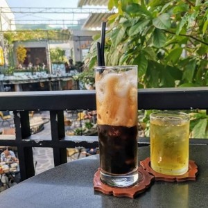 Cần Nam  Phục Vụ Quán Cafe  ( Bao Ăn Ở Lại ), Quận 1