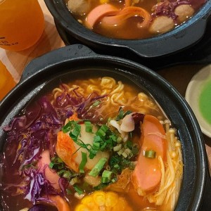 GIA ĐÌNH EM CẦN CHỊ NỘI TRỢ DỌN DẸP NẤU ĂN Ở QUẬN 5