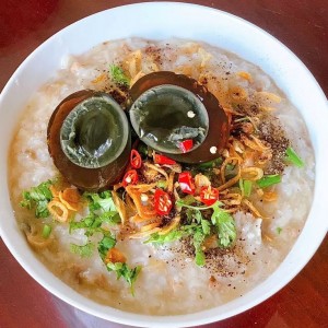 Tuyển Chị Chăm Bà Lớn Tuổi Khu Biệt Thự Thảo Điền - Lương 14 Triệu( bao ăn ở )