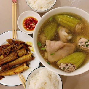 Nhà 1 trệt 1 lầu tại đường Tạ Uyên, Quận 11 cần cô giúp việc dưới 60t lương 10tr