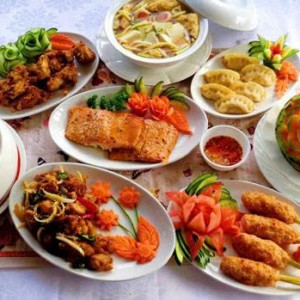Cần cô chuyên nấu ăn ở Bình Dương - lương 11tr