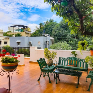 GIA ĐÌNH  HIỆN CẦN CHỊ ĐẾN GIÚP VIỆC NỘI TRỢ LƯƠNG 9 TRIỆU ( BAO ĂN Ở)