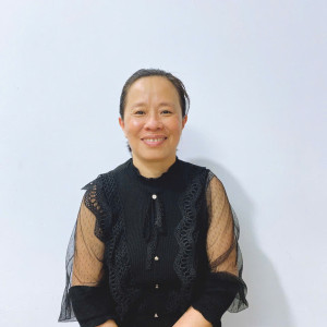 Chị  Tứ sinh 1976 quê Hà Tĩnh đi làm để lo cho con ăn học