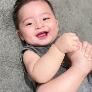 Cần chị chăm bé 7 tháng ở Quận 8, Lương 13 triệu ( bao ăn ở )