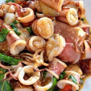 Cần giúp việc nhà, ở Quận 6 ( bao ăn ở )