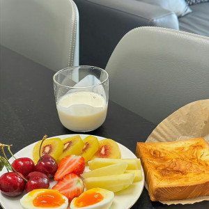 Nhà em cần gấp chị giúp việc nhà Quận 11, lương 12 triệu ( bao ăn ở )