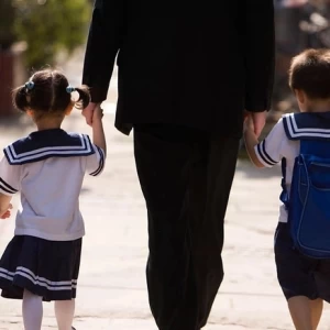 Cần cô giúp việc nhà ở quận 10 gần Nhà hát Hòa Bình.