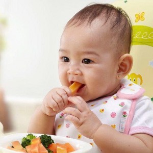 CHỒNG EM THƯỜNG XUYÊN CÔNG TÁC XA NÊN EM CẦN TÌM CHỊ PHỤ EM CHĂM SÓC CON EM LƯƠNG 11TR TẠI Q7