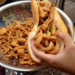 Cần 1 bạn Phụ quán bánh mì chả cá ở quận 1 ( bao ăn ở )