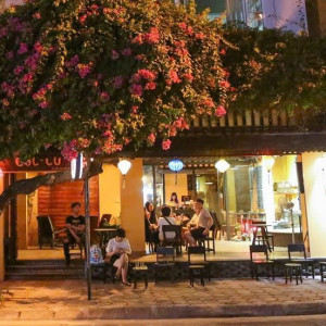 EM ĐANG CẦN GẤP 1 BẠN NỮ PHỤ QUÁN CAFE Ở HÓC  MÔN LƯƠNG 8TR BAO ĂN Ở